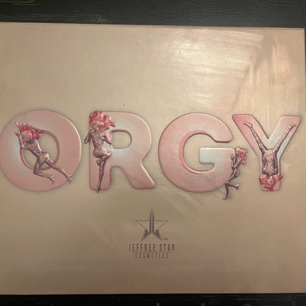 Jeffree Star cosmetics Orgy pressed pigment palette